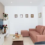Brand New 2bed In By Homely Σλιέμα