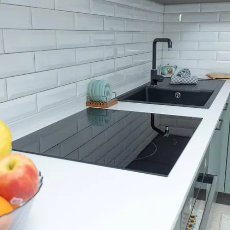 Brand New 2bed In By Homely Апартаменты Слима