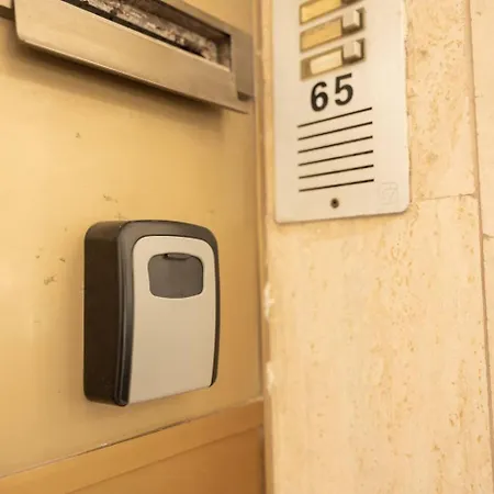 Brand New 2bed In By Homely * סליאמה