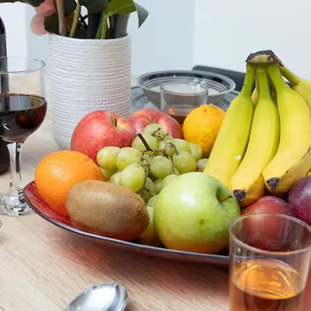 Brand New 2bed In By Homely סליאמה